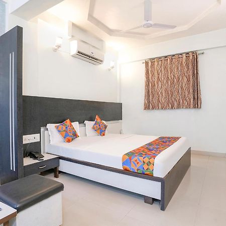 Fabhotel Skylon, Near Mahatma Mandir Гандинагар Экстерьер фото