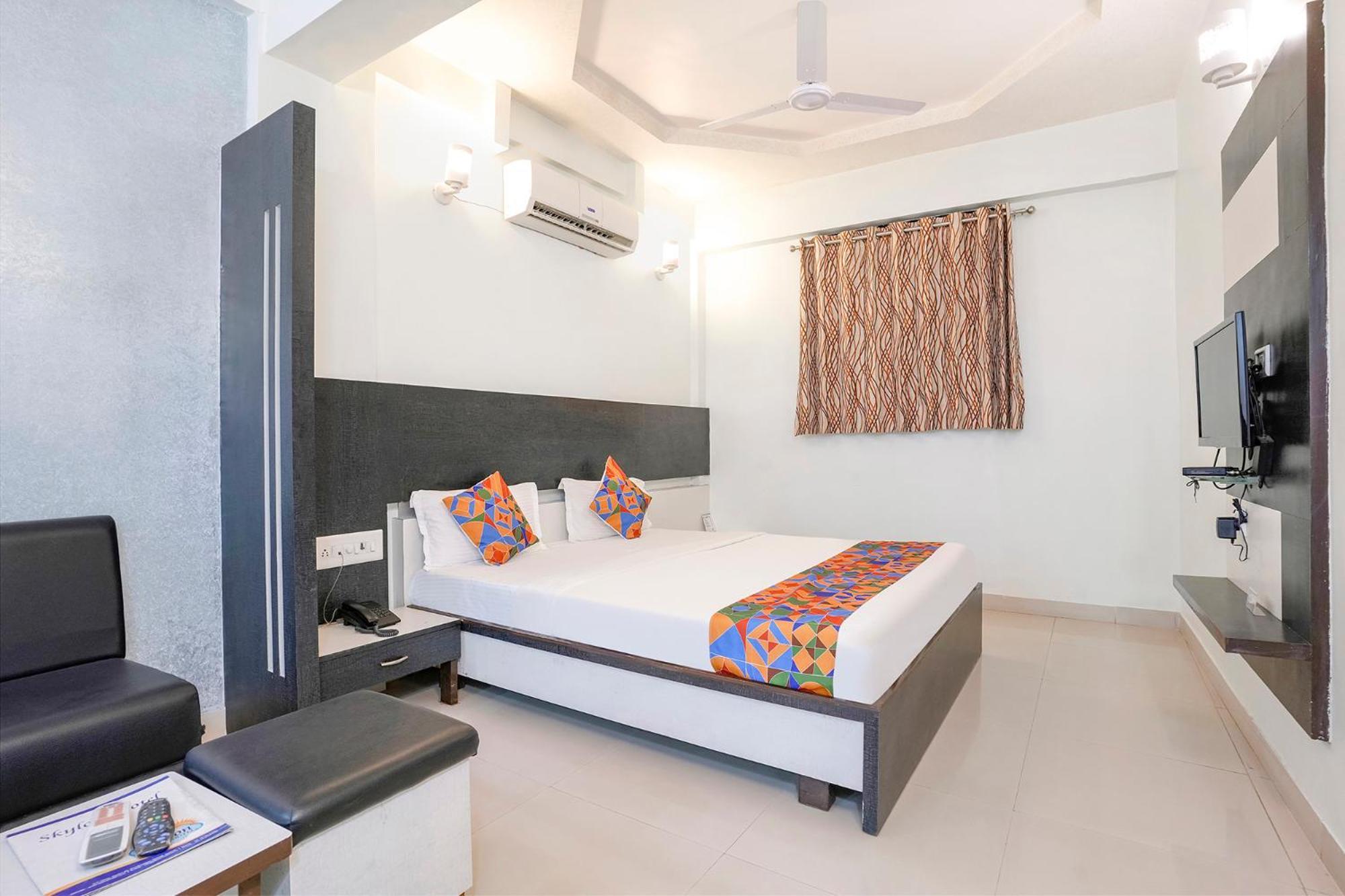 Fabhotel Skylon, Near Mahatma Mandir Гандинагар Экстерьер фото