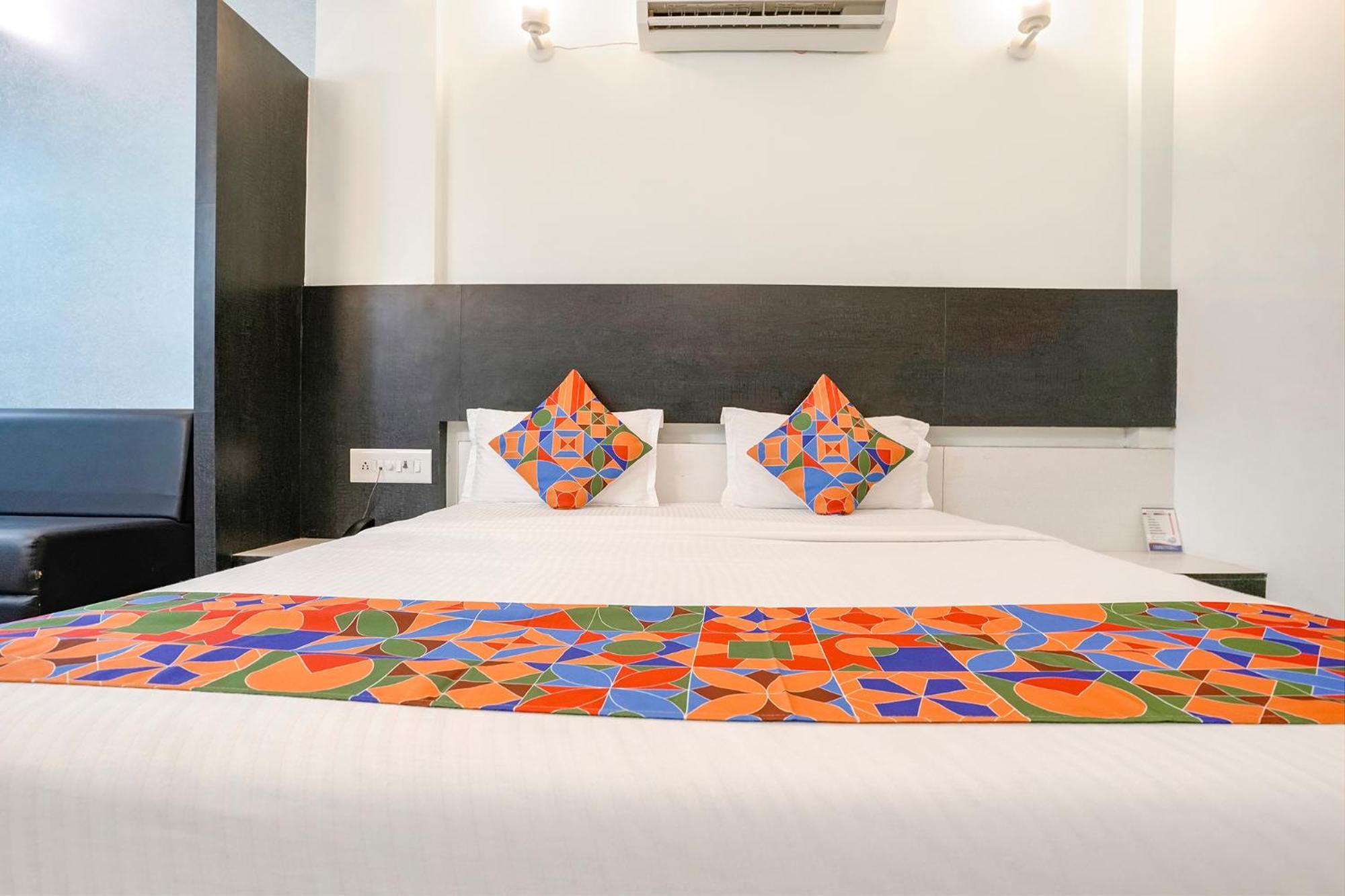 Fabhotel Skylon, Near Mahatma Mandir Гандинагар Экстерьер фото