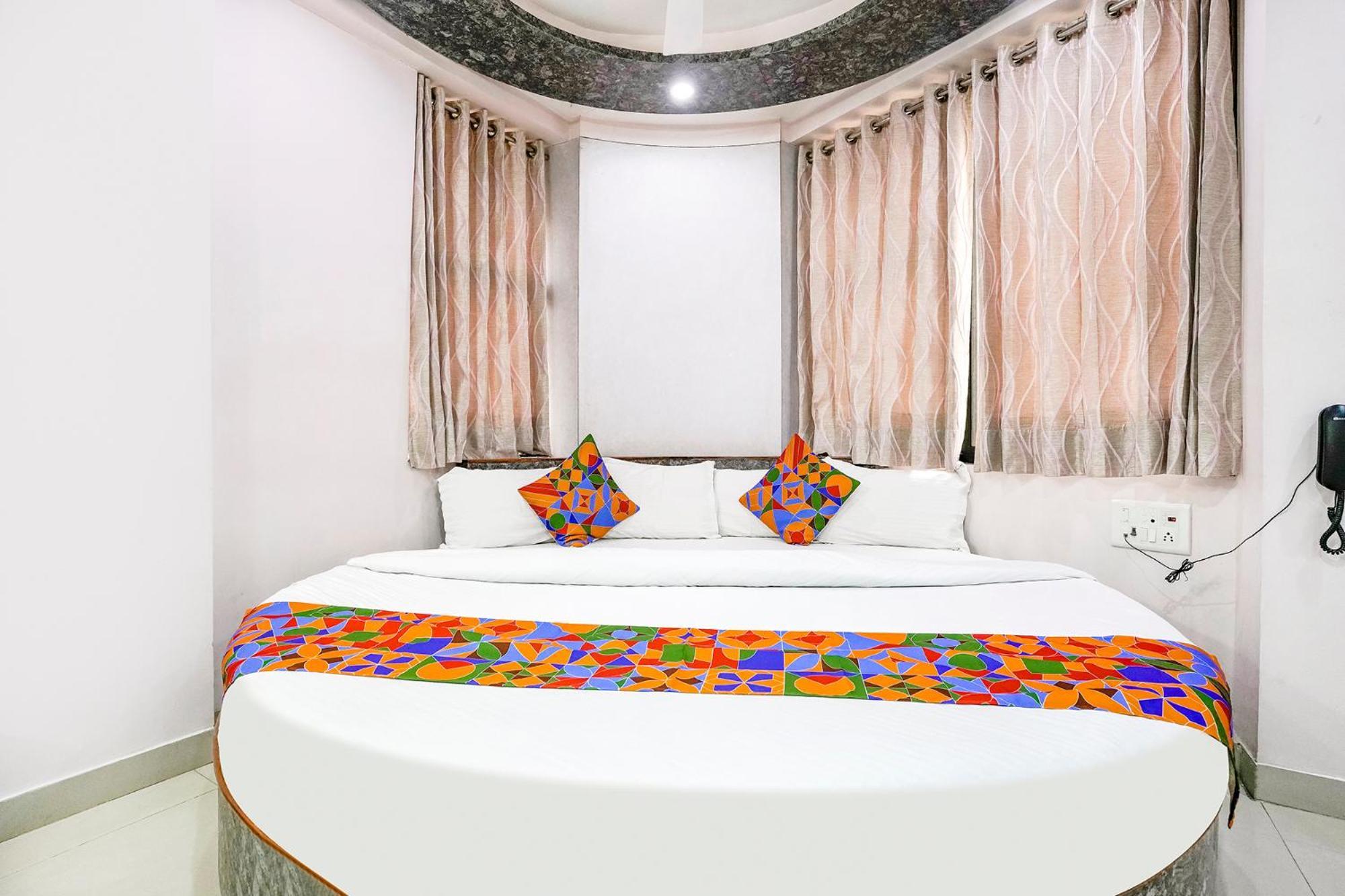 Fabhotel Skylon, Near Mahatma Mandir Гандинагар Экстерьер фото