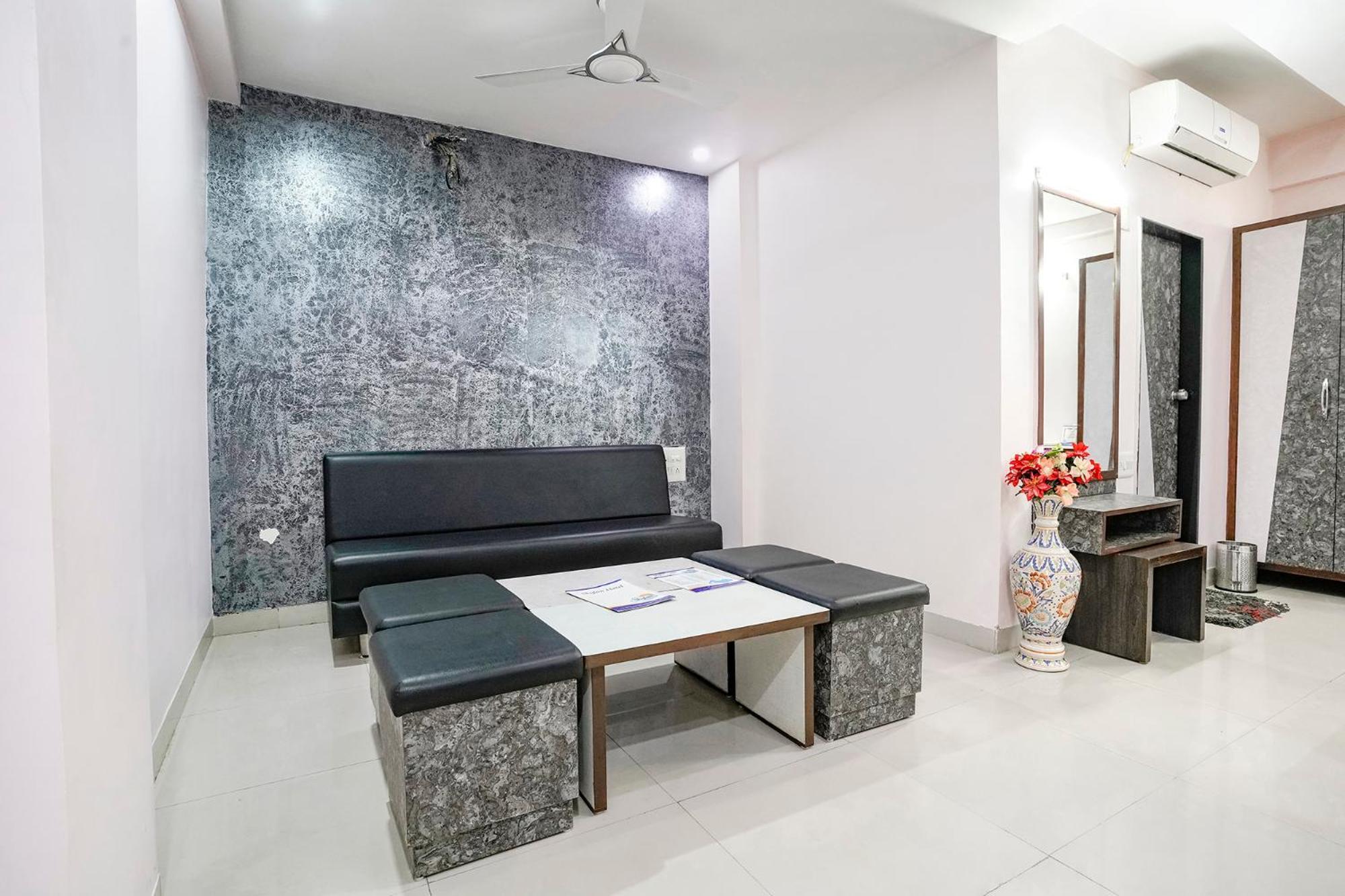 Fabhotel Skylon, Near Mahatma Mandir Гандинагар Экстерьер фото