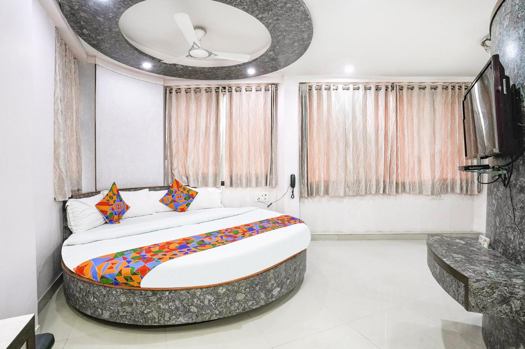 Fabhotel Skylon, Near Mahatma Mandir Гандинагар Экстерьер фото