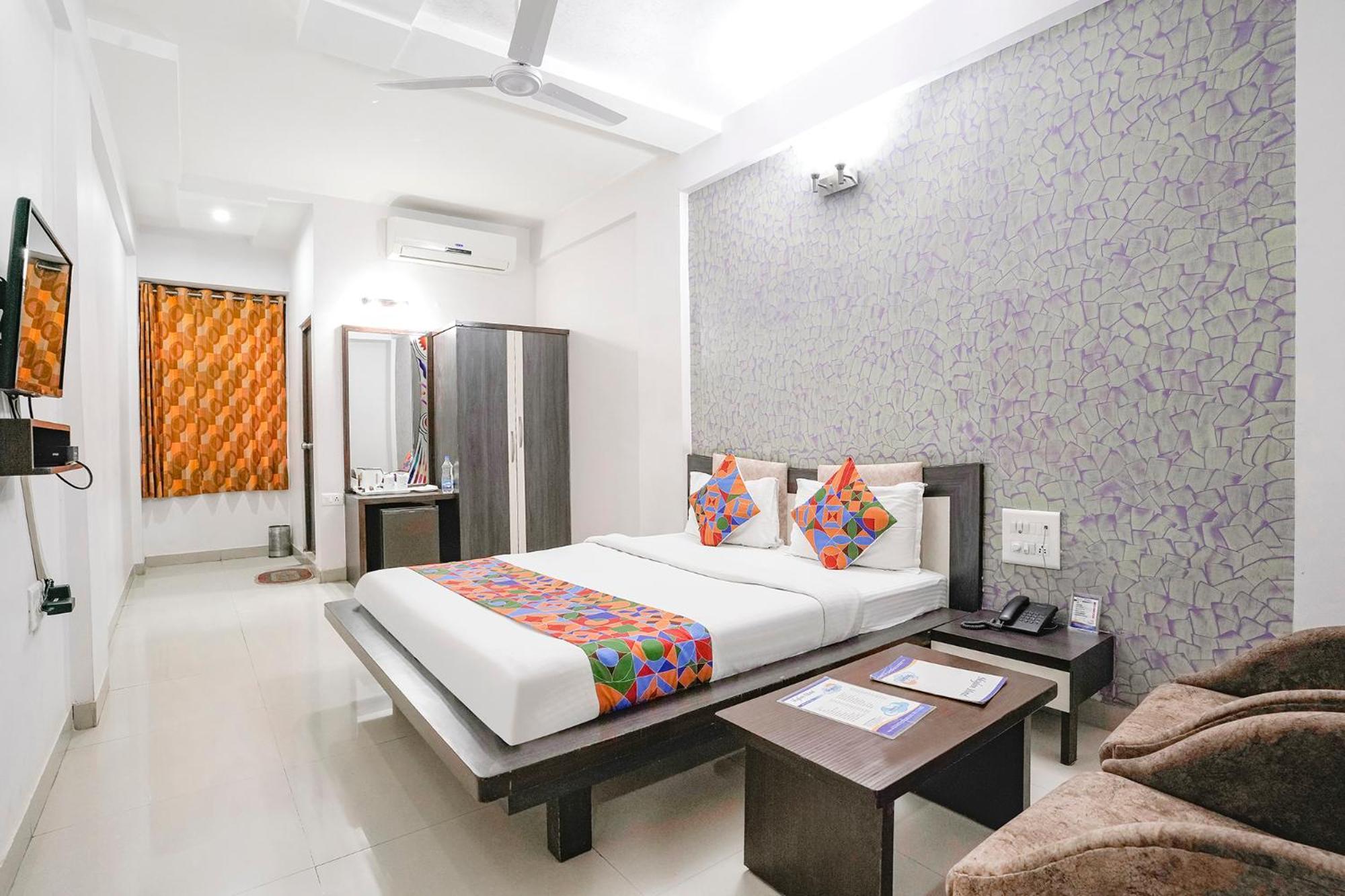 Fabhotel Skylon, Near Mahatma Mandir Гандинагар Экстерьер фото