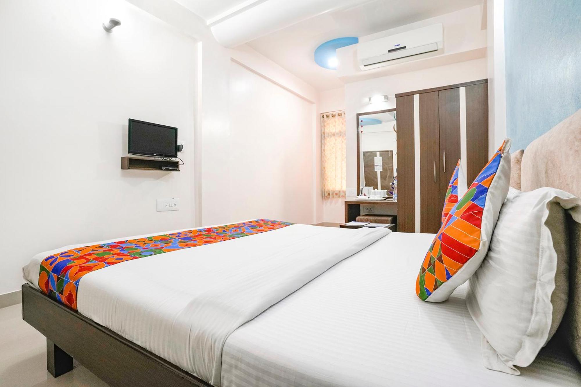 Fabhotel Skylon, Near Mahatma Mandir Гандинагар Экстерьер фото