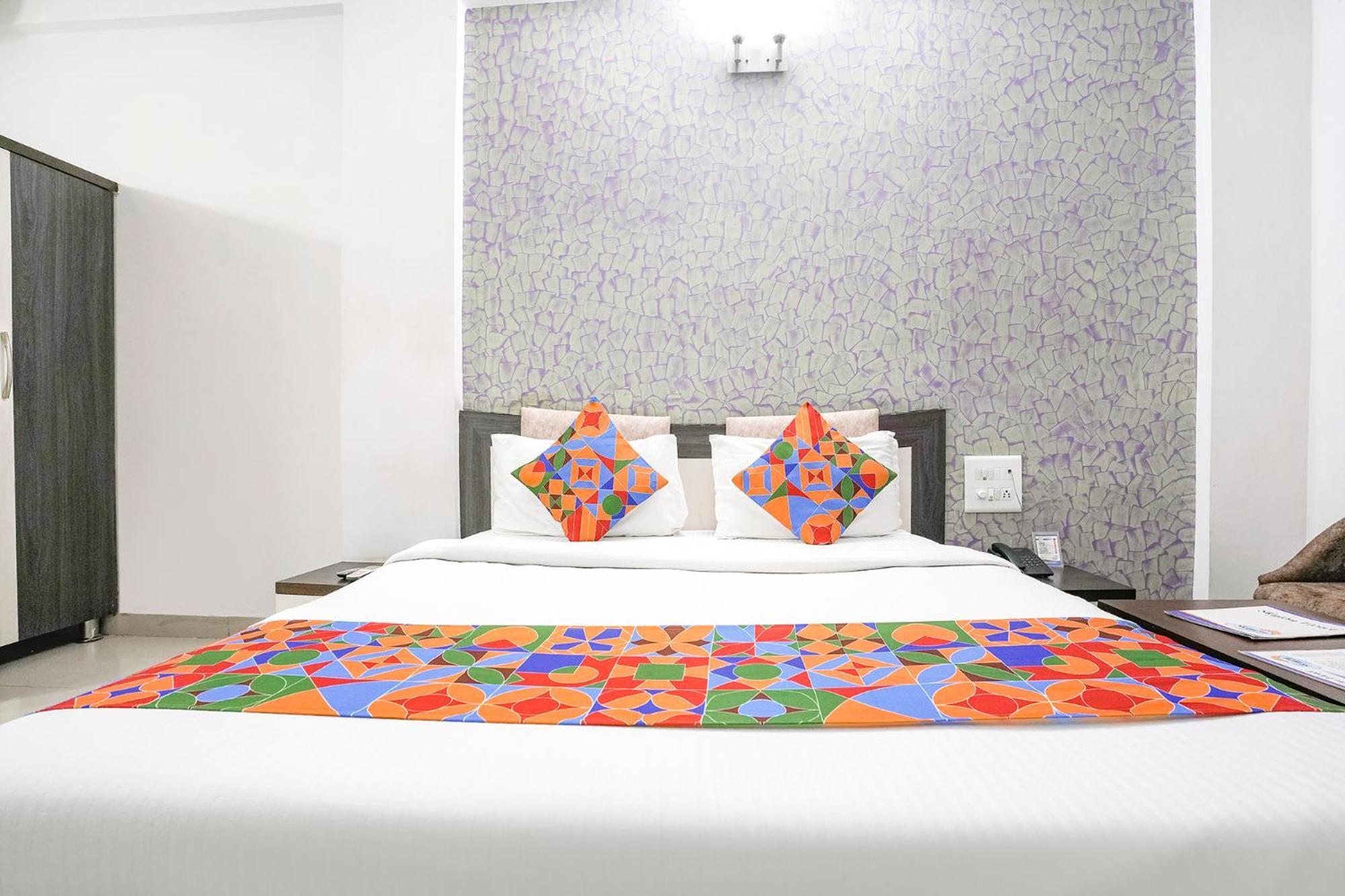 Fabhotel Skylon, Near Mahatma Mandir Гандинагар Экстерьер фото
