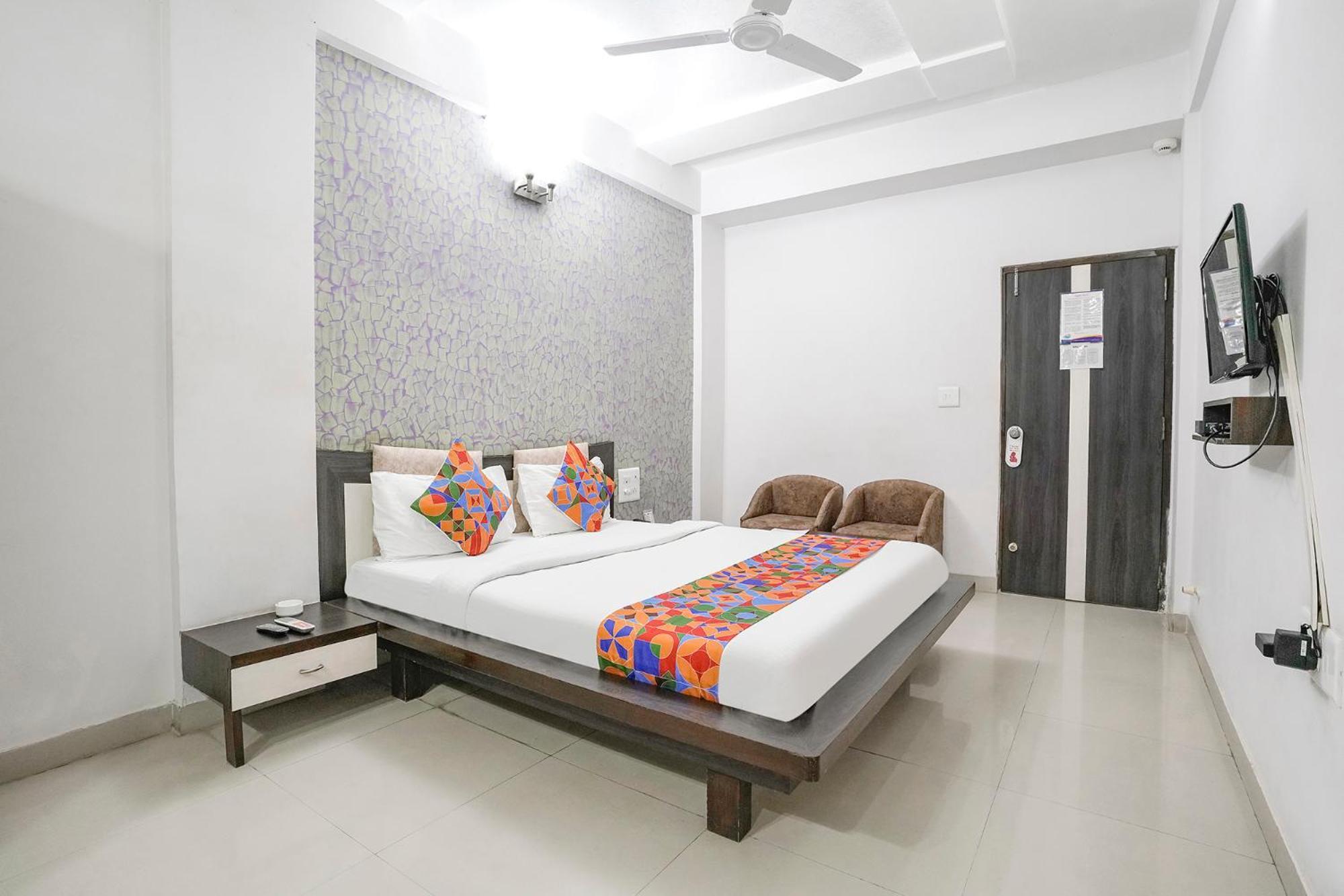 Fabhotel Skylon, Near Mahatma Mandir Гандинагар Экстерьер фото