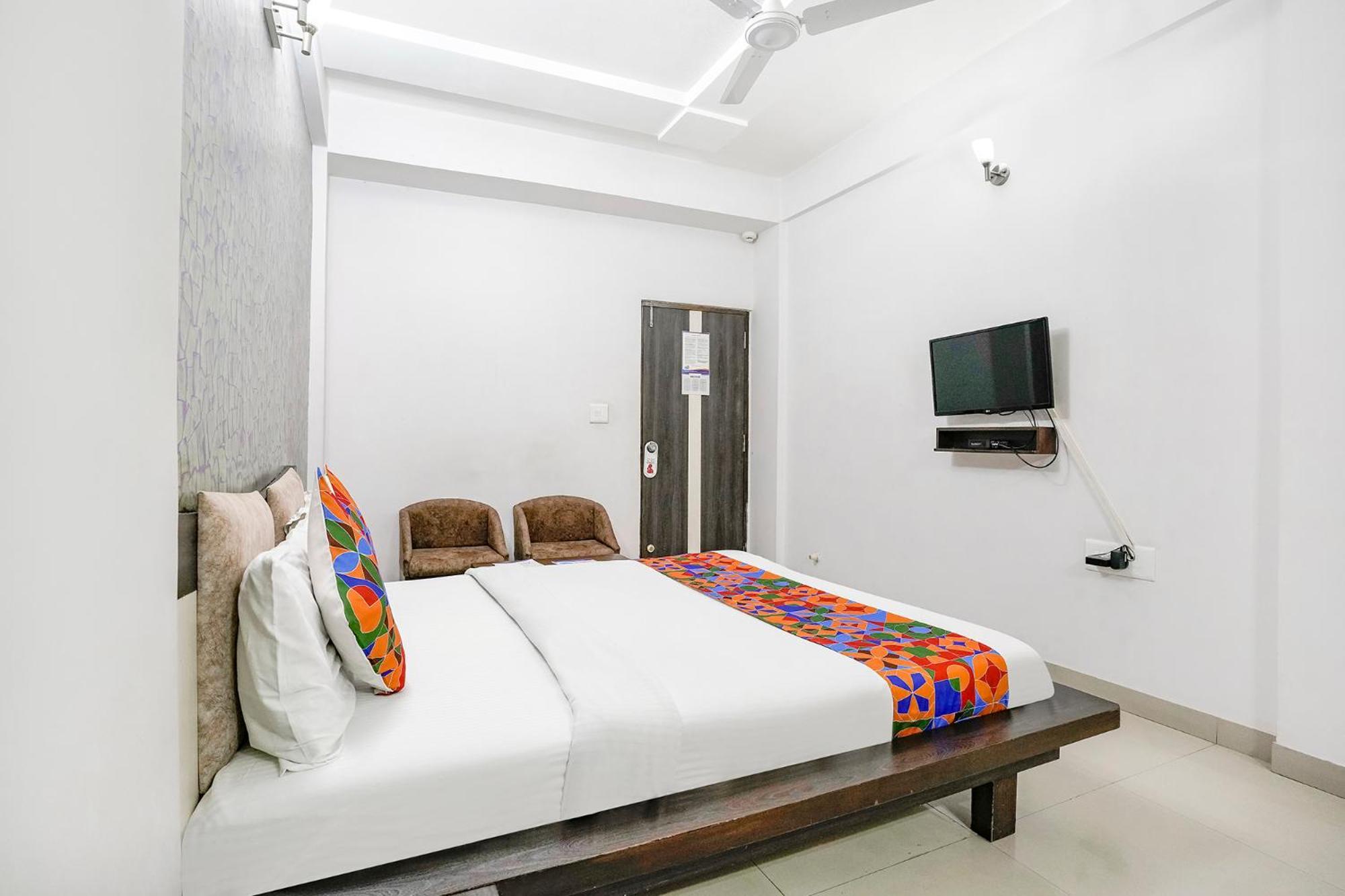 Fabhotel Skylon, Near Mahatma Mandir Гандинагар Экстерьер фото