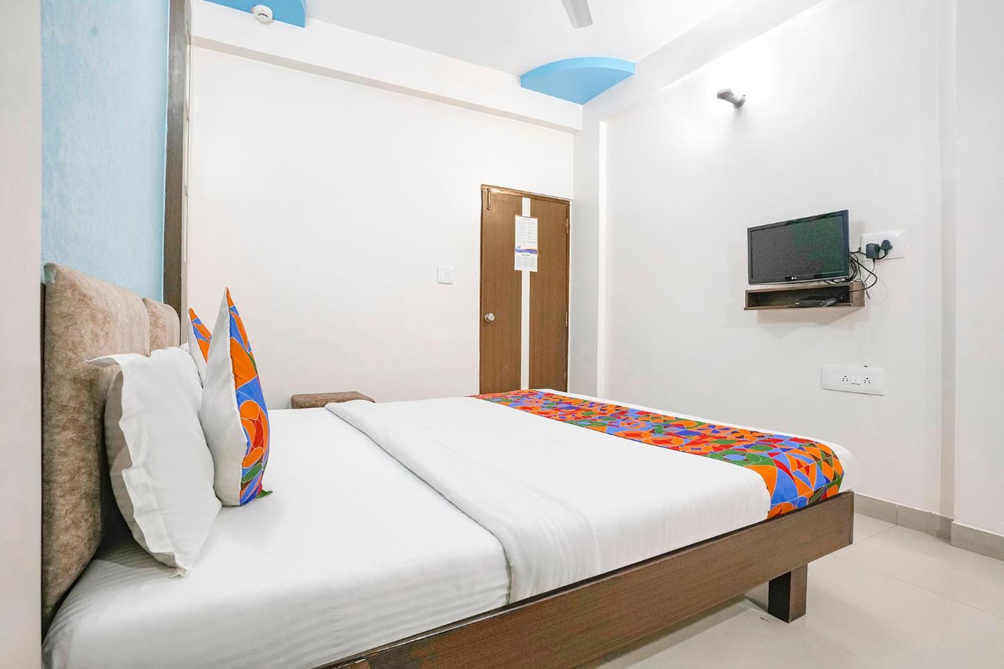 Fabhotel Skylon, Near Mahatma Mandir Гандинагар Экстерьер фото
