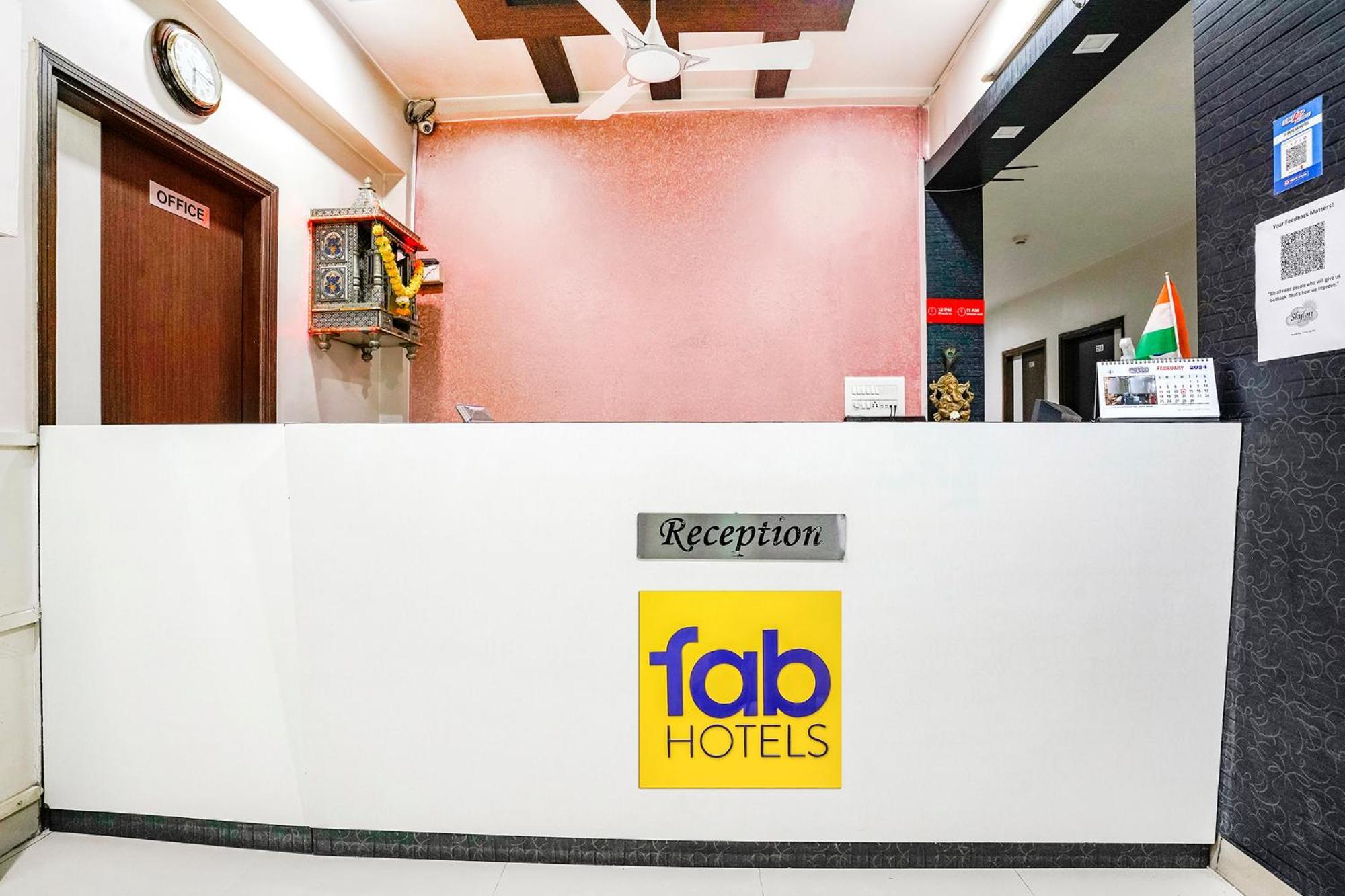 Fabhotel Skylon, Near Mahatma Mandir Гандинагар Экстерьер фото
