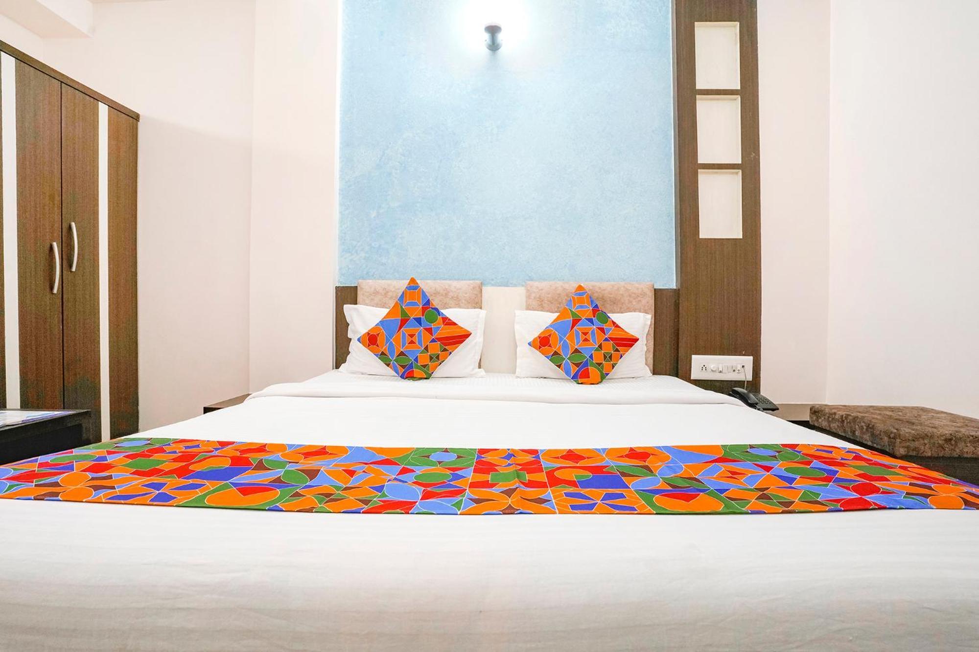 Fabhotel Skylon, Near Mahatma Mandir Гандинагар Экстерьер фото