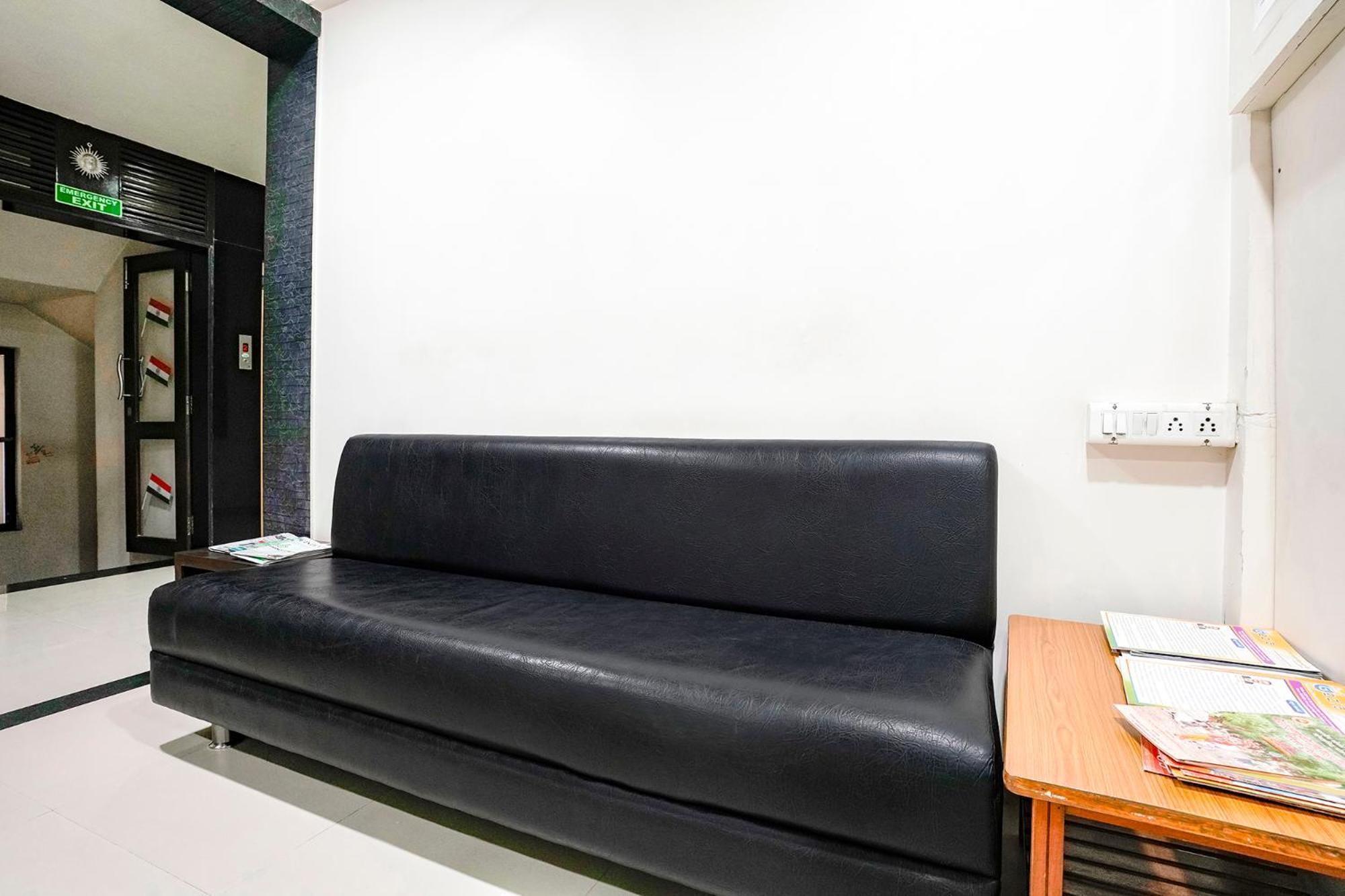 Fabhotel Skylon, Near Mahatma Mandir Гандинагар Экстерьер фото